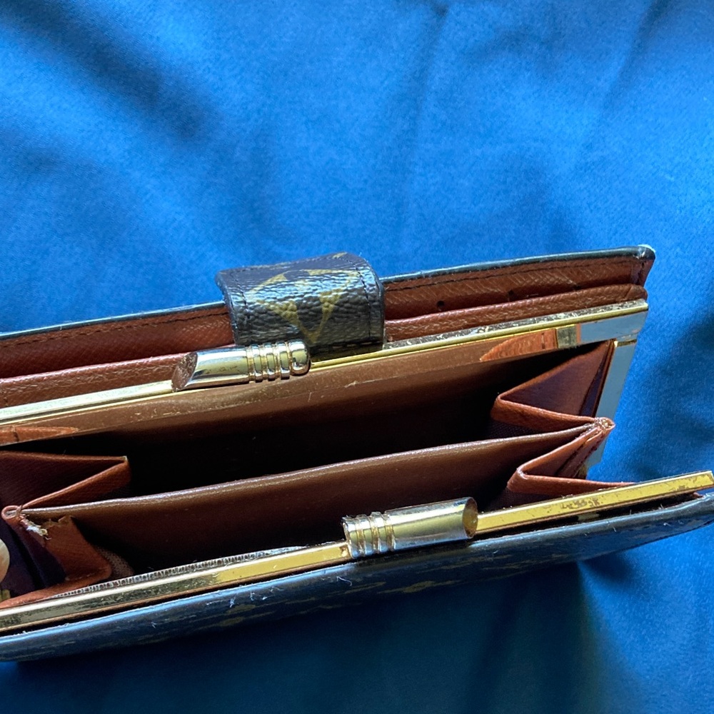 Louis Vuitton Vintage Wallet - Picture 2 of 11